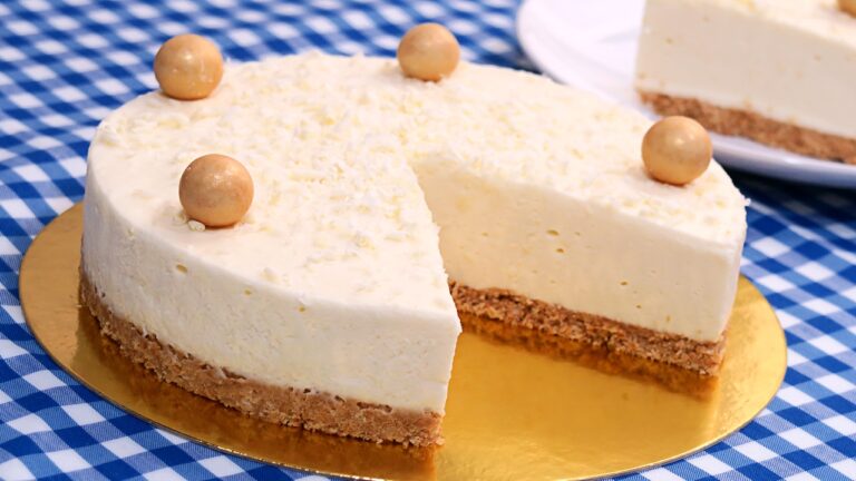 Tarta de chocolate blanco con cuajada