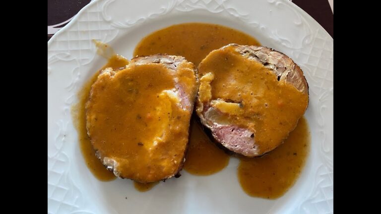 Redondo de pollo relleno en salsa