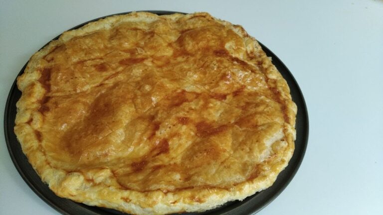 Empanada de jamón york y queso jugosa