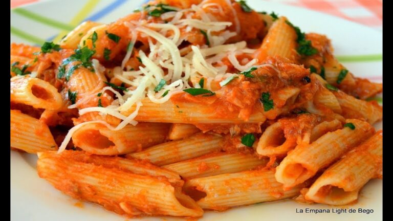 Macarrones con atún y tomate frito de bote
