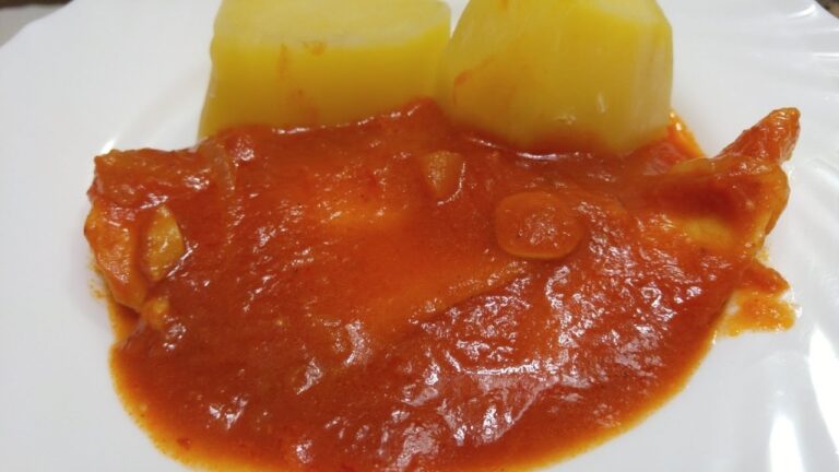 Filetes de merluza en salsa de tomate