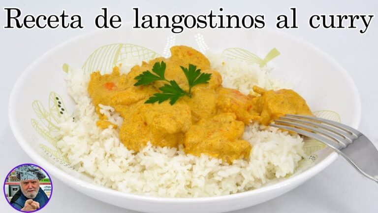 Curry de langostinos con pastel de arroz