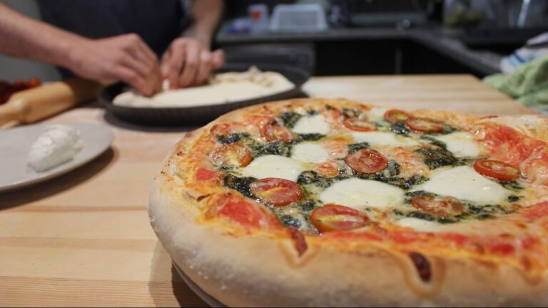 Como colocar los ingredientes de una pizza
