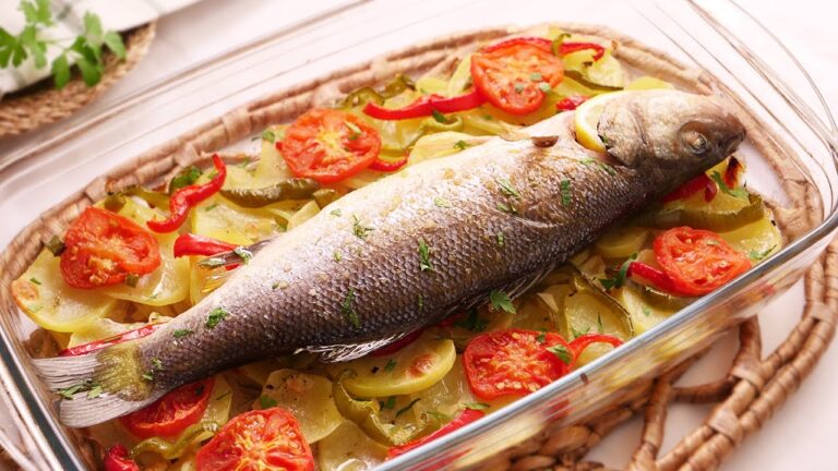 Lubina al horno con patatas cebolla y tomate
