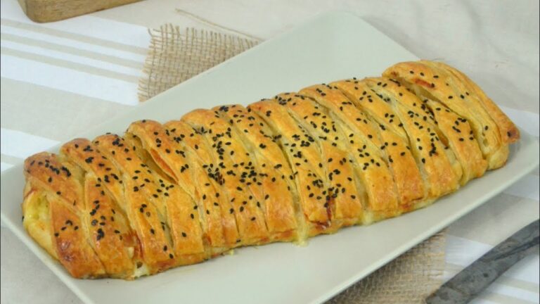 Hojaldre relleno de gambas y puerros