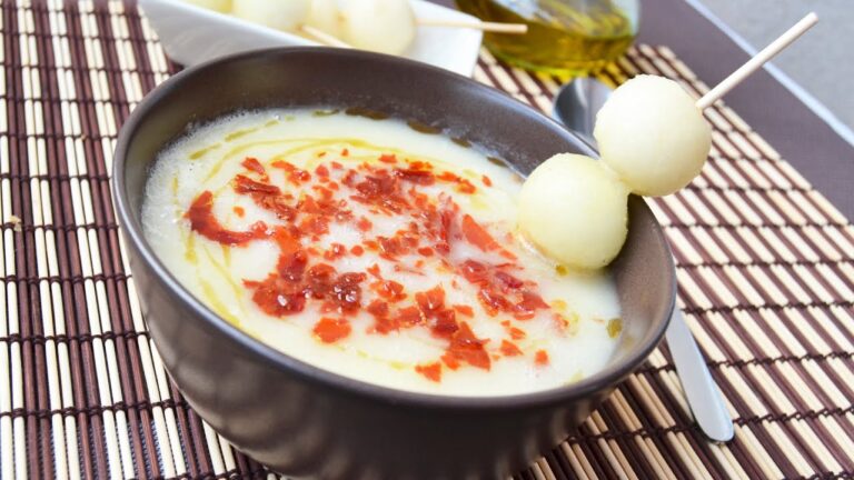 Crema de melon con virutas de jamon