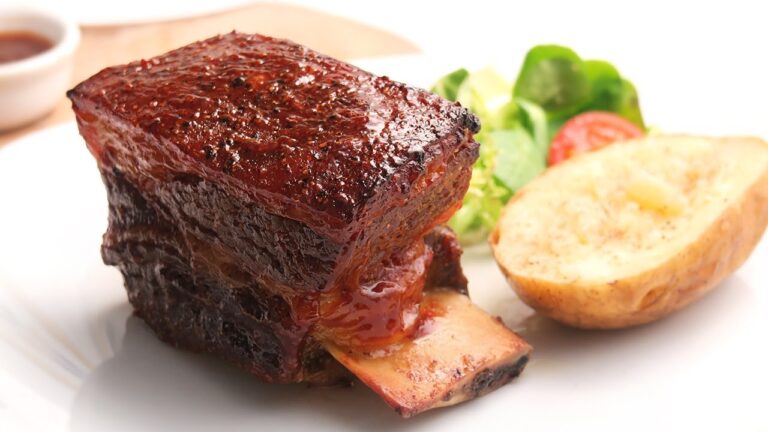 Costilla de ternera al horno jugosa