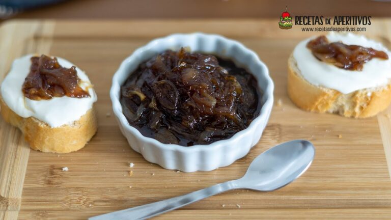 Pinchos y tapas con cebolla caramelizada