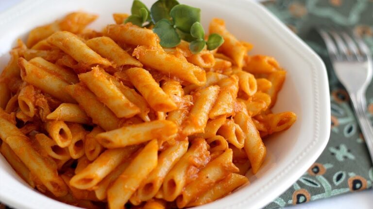 Macarrones con atun y tomate frito