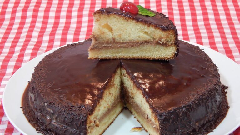 Tarta de bizcocho y chocolate casera
