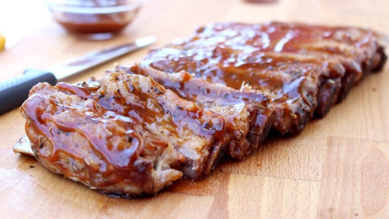Costillas al horno con salsa barbacoa de bote