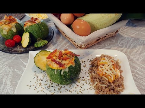 Calabacín redondo relleno de atún y huevo