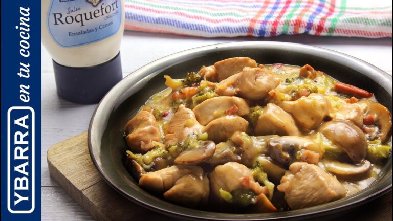 Pollo con salsa de roquefort y frutos secos