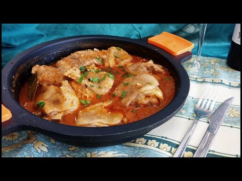 Manitas de cerdo en salsa de almendras