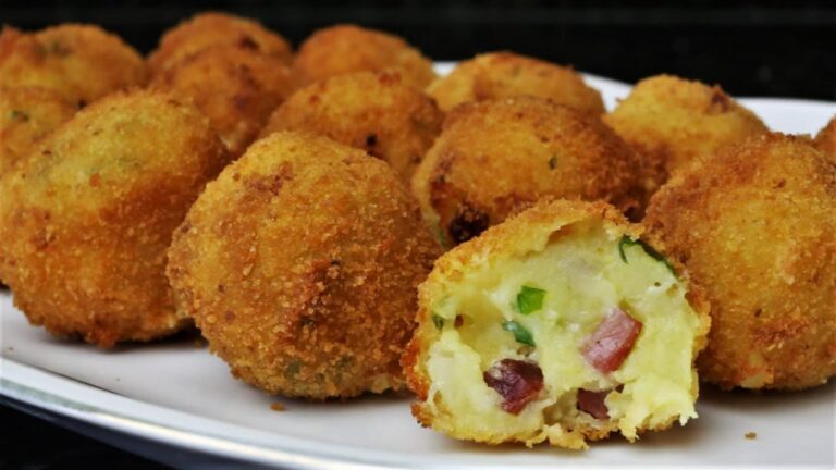 Bolas de patata rellenas de jamón y queso