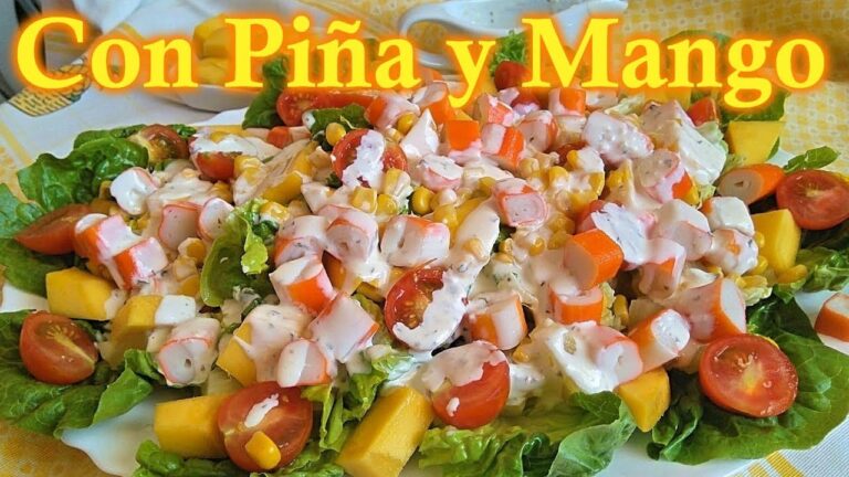 Ensalada tropical de frutas y lechuga