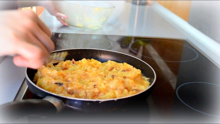 Tortilla de patatas con cebolla jugosa