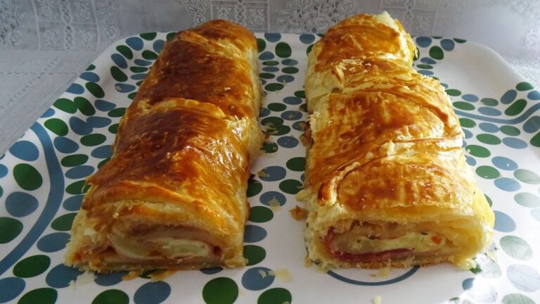 Rollitos de hojaldre rellenos de jamón y queso