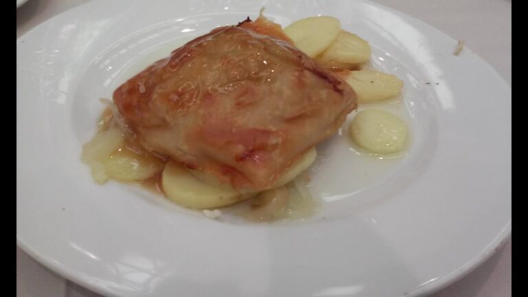 Solomillo de cerdo con paté y hojaldre