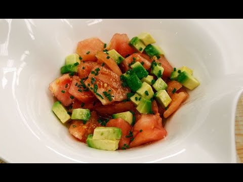 Ensalada de tomate y aguacate vinagreta