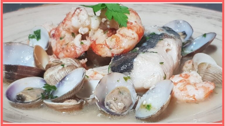 Cazuela de merluza con gambas y almejas