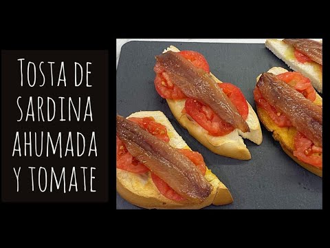 Tosta de sardina ahumada con queso