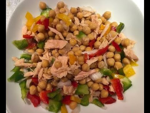 Ensalada de garbanzos con atún y pimiento