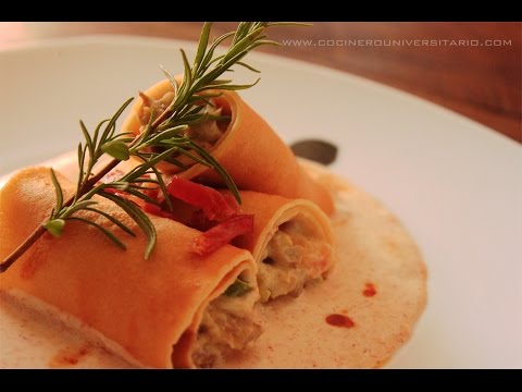 Crepes rellenos de langostinos y setas