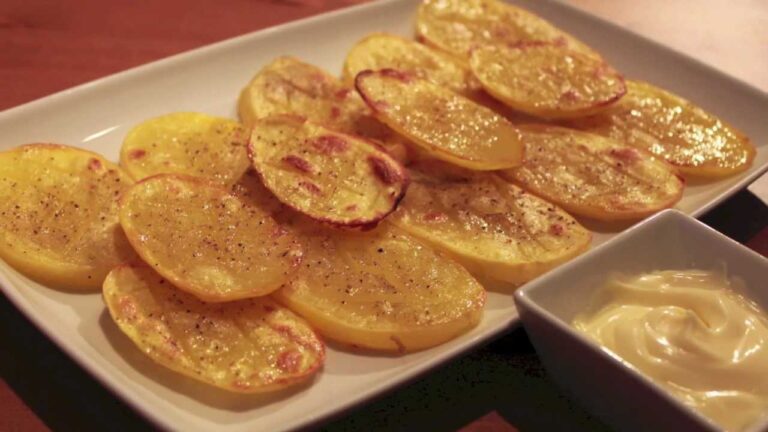 Patatas asadas al horno en rodajas
