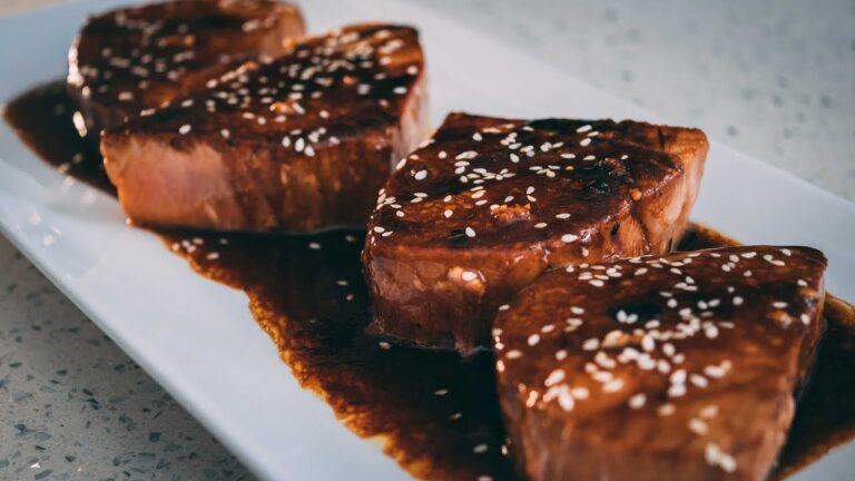 Tataki de atun con salsa teriyaki