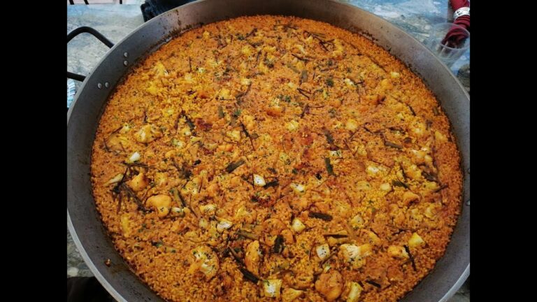 Paella de bacalao y coliflor y ajos tiernos