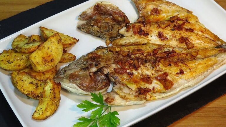 Dorada abierta al horno con patatas
