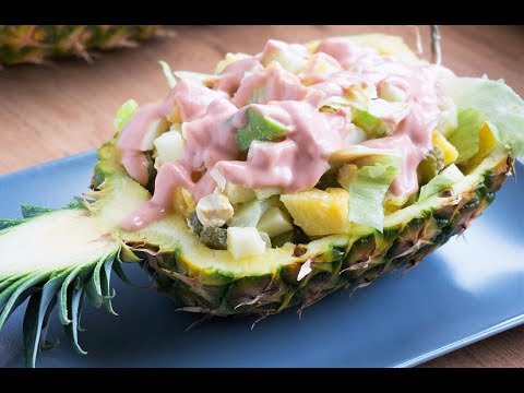 Ensalada de pollo con salsa rosa y piña