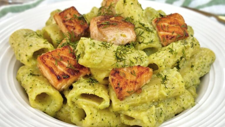 Pasta con salmón fresco y verduras
