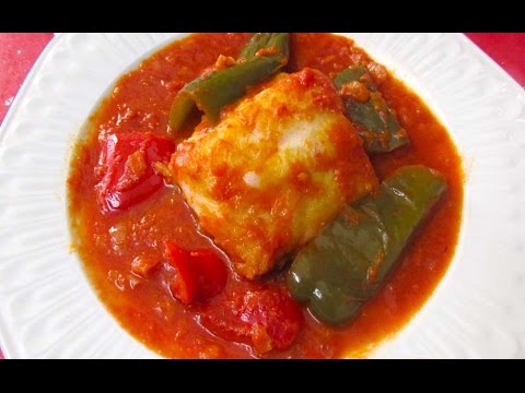 Bacalao con tomate y pimientos asados