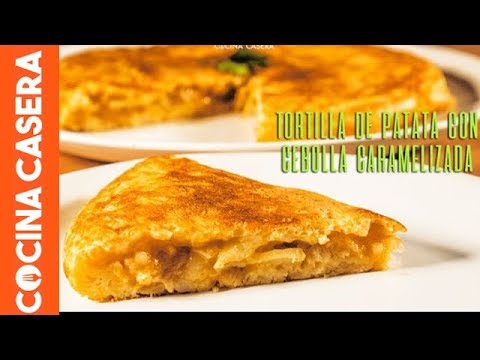 Tortilla de patatas con cebolla caramelizada