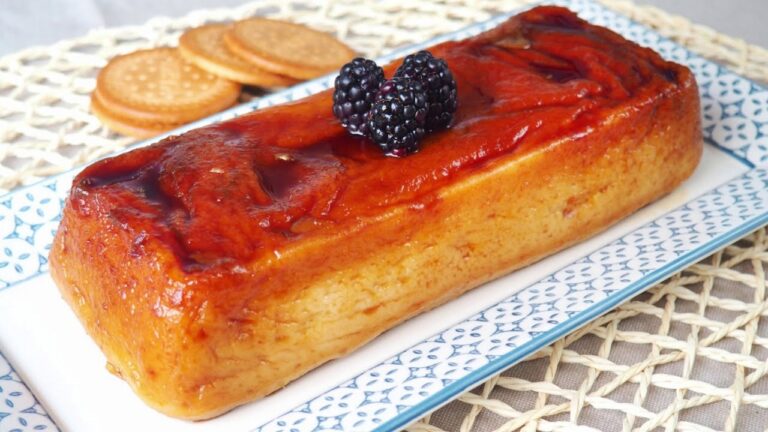 Flan de huevo y galletas al microondas