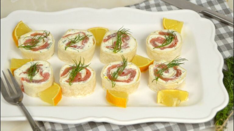 Canap&eacute;s de salm&oacute;n y queso filadelfia