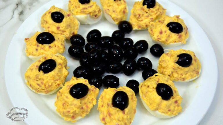 Huevos rellenos con taquitos de jam&oacute;n