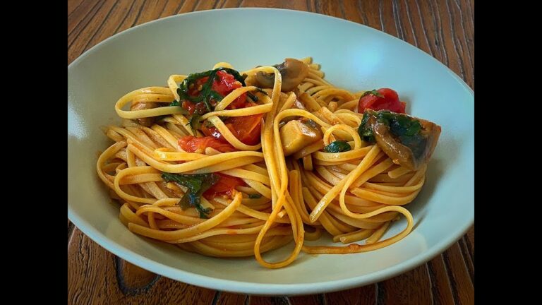 Pasta con tomates cherry y champiñones
