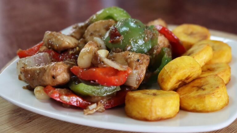 Pechuga de pollo con pimientos y cebolla