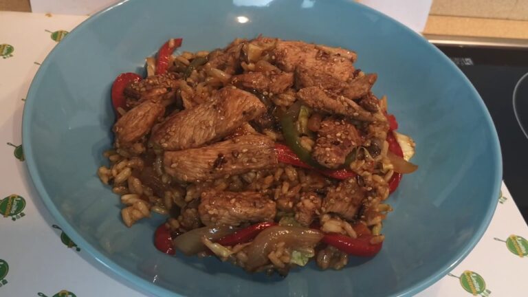 Arroz con verduras y salsa de soja