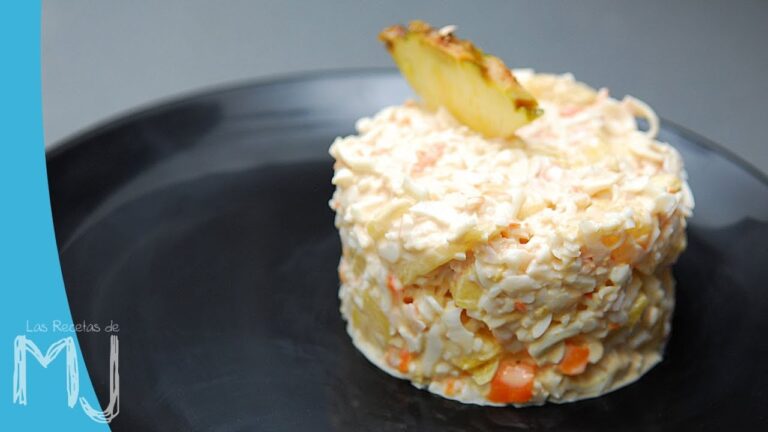 Ensalada de palitos de cangrejo y cebolla
