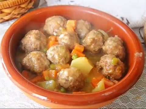 Albondigas a la jardinera con patatas