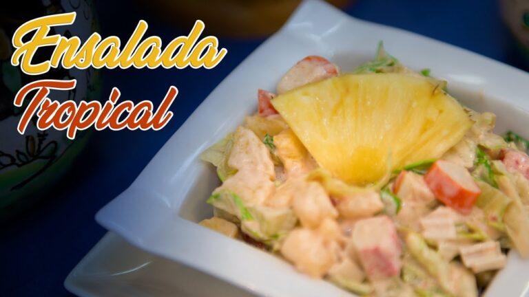 Ensalada con palitos de cangrejo y lechuga