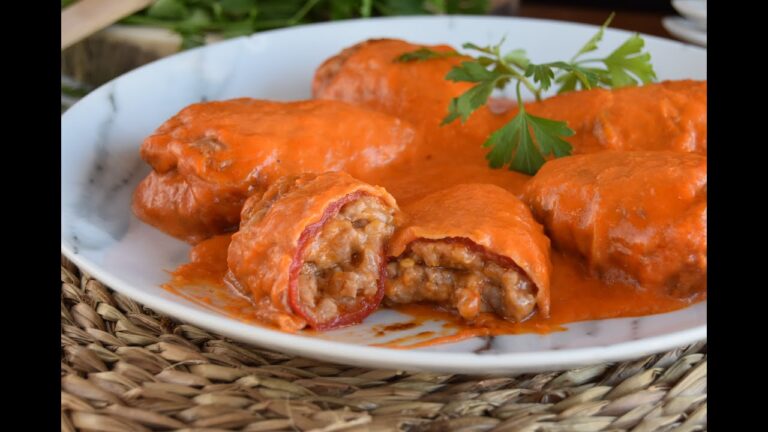 Pimientos piquillo rellenos de carne picada