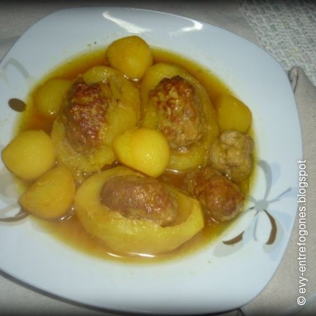 Bolas de patata rellenas de carne