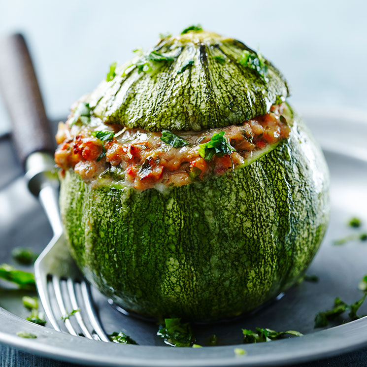 Calabacines rellenos de at&uacute;n y verduras