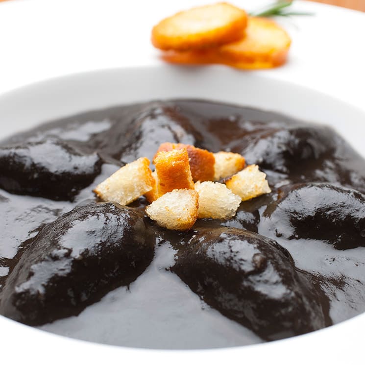 Calamares en su tinta receta vasca