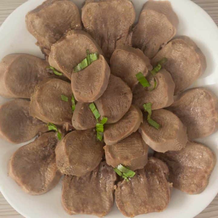 Cocinar lengua de vaca en olla a presi&oacute;n